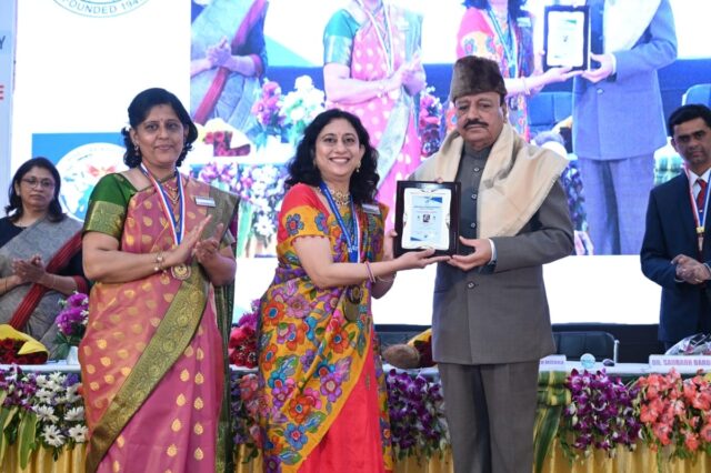 23 Felicitation of Chief Guest